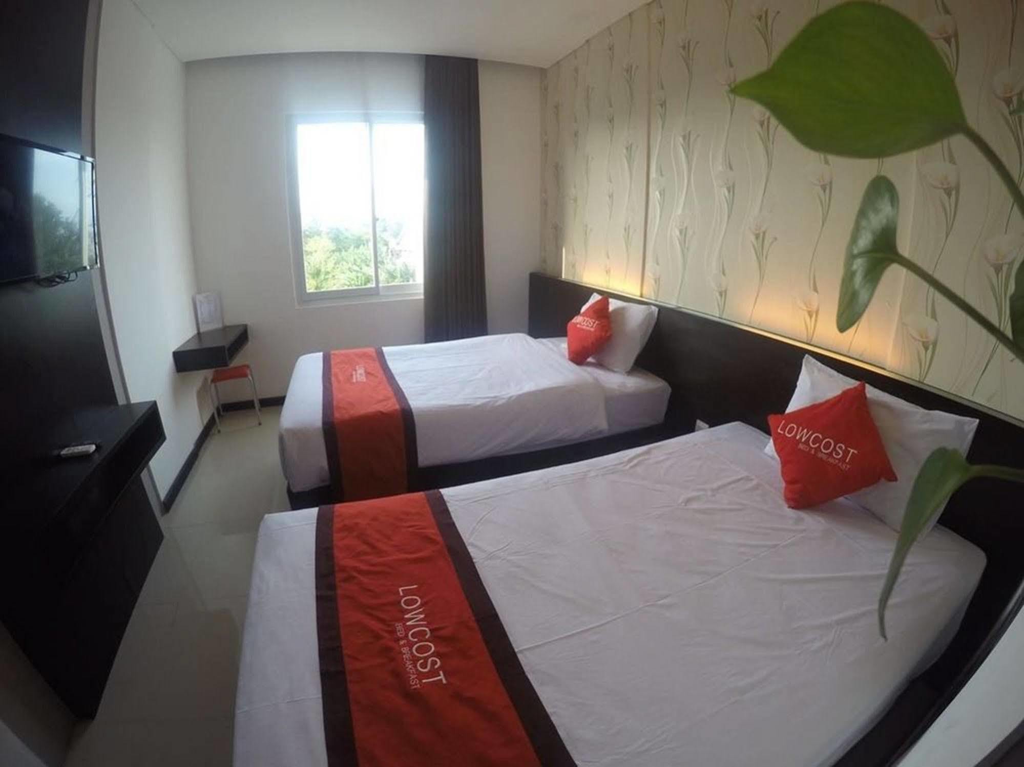 Lowcost Bed & Breakfast Jimbaran Exterior foto